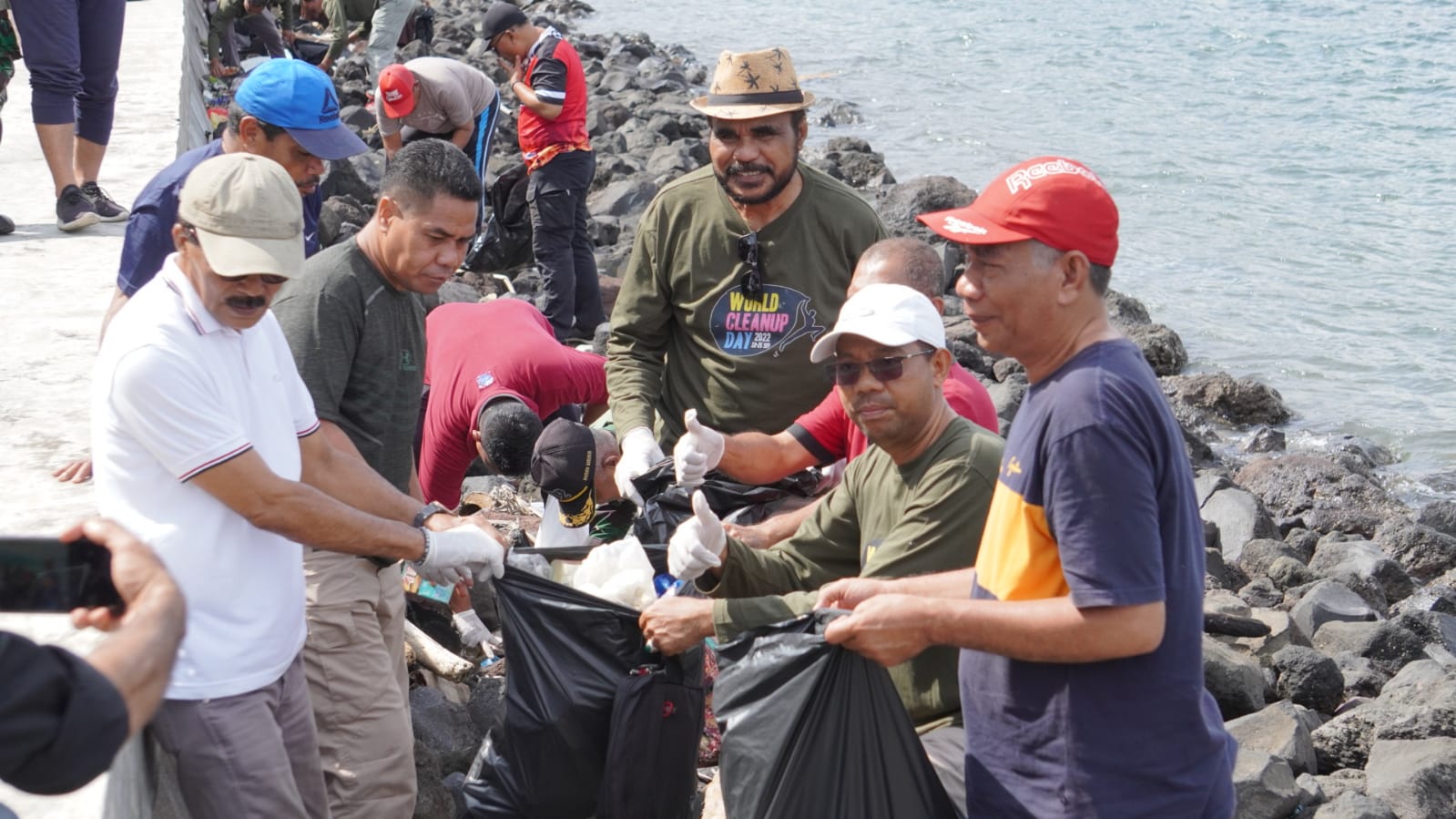 Kota Tidore Peringati World Clean Up Day Dengan Aksi Pilah Sampah Di