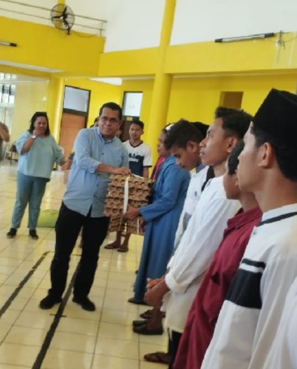 Kampanye Perdana TKD Prabowo Gibran NTT Bagikan Makan Siang Gratis Ke