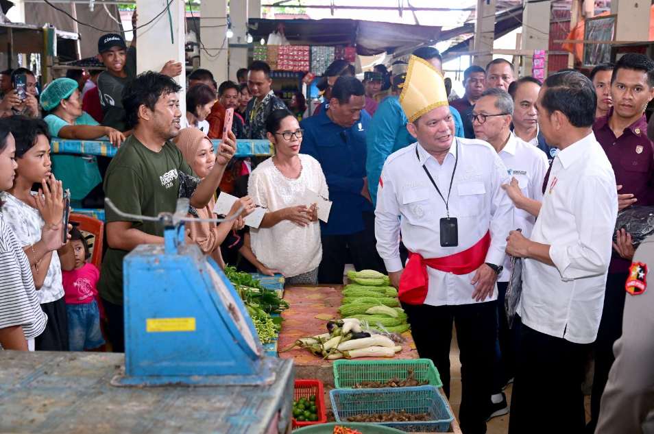 Jokowi Sapa Masyarakat Dan Pedagang Di Pasar Melonguane Talaud