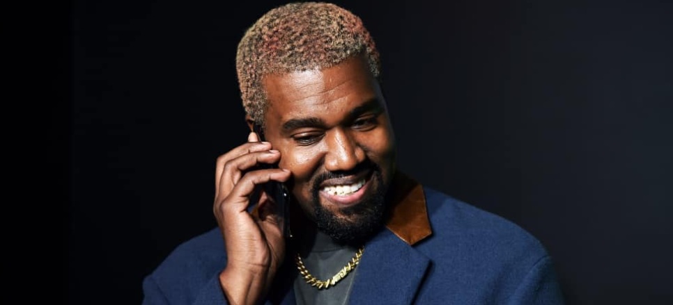 Kanye West Akan Beli Media Sosial Parler