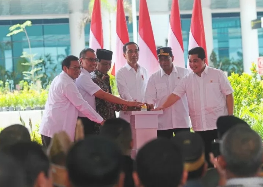 Ini Momen Lucu Disaat Resmikan Bandara Jokowi Berbalas Pantun