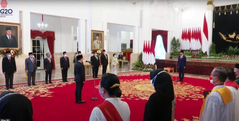 Jokowi Resmi Lantik Abdullah Azwar Anas Menjadi Menteri Pan Rb