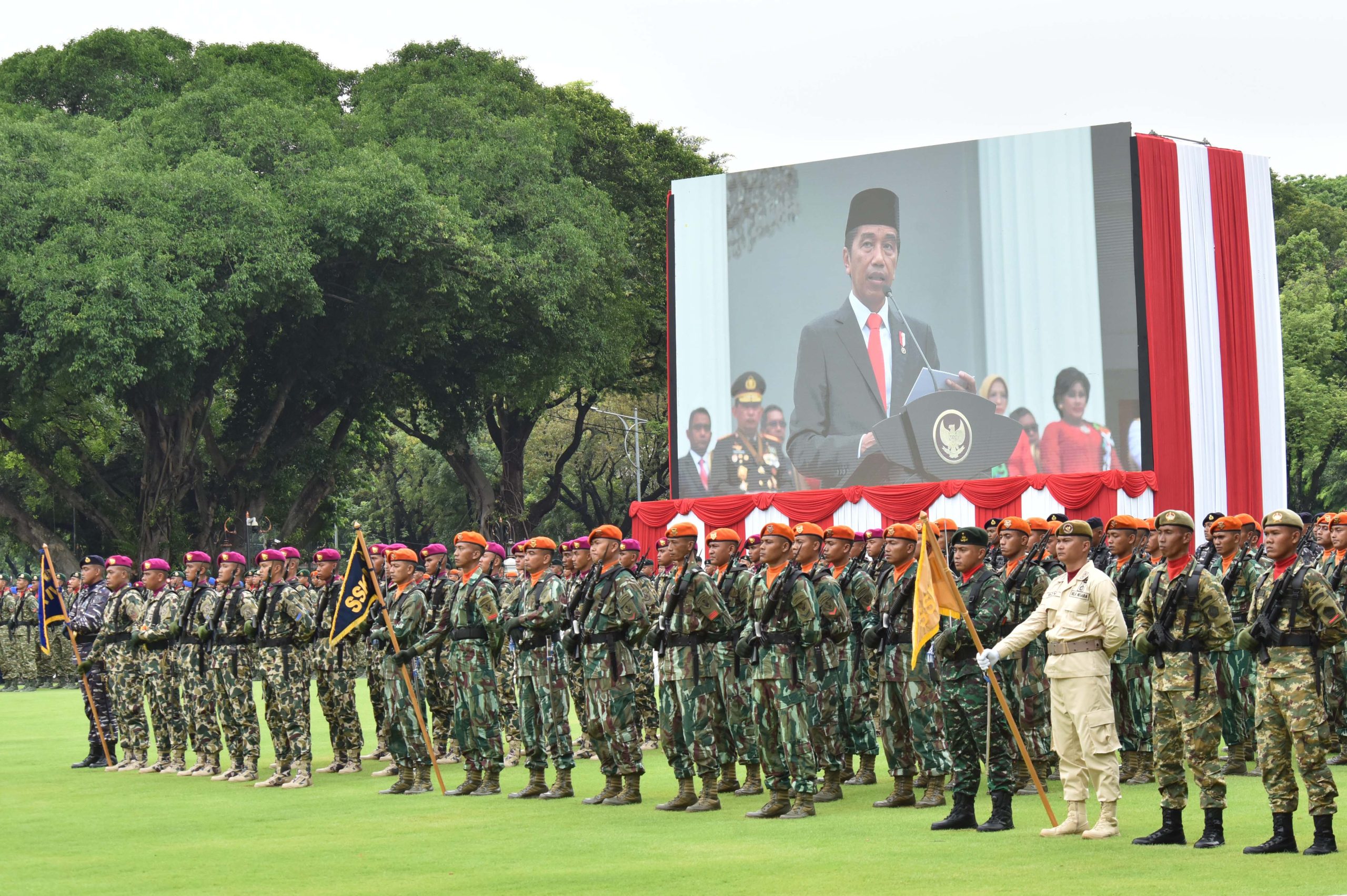 Jokowi Minta Tni Polri Bersinergi Sukseskan Agenda Nasional