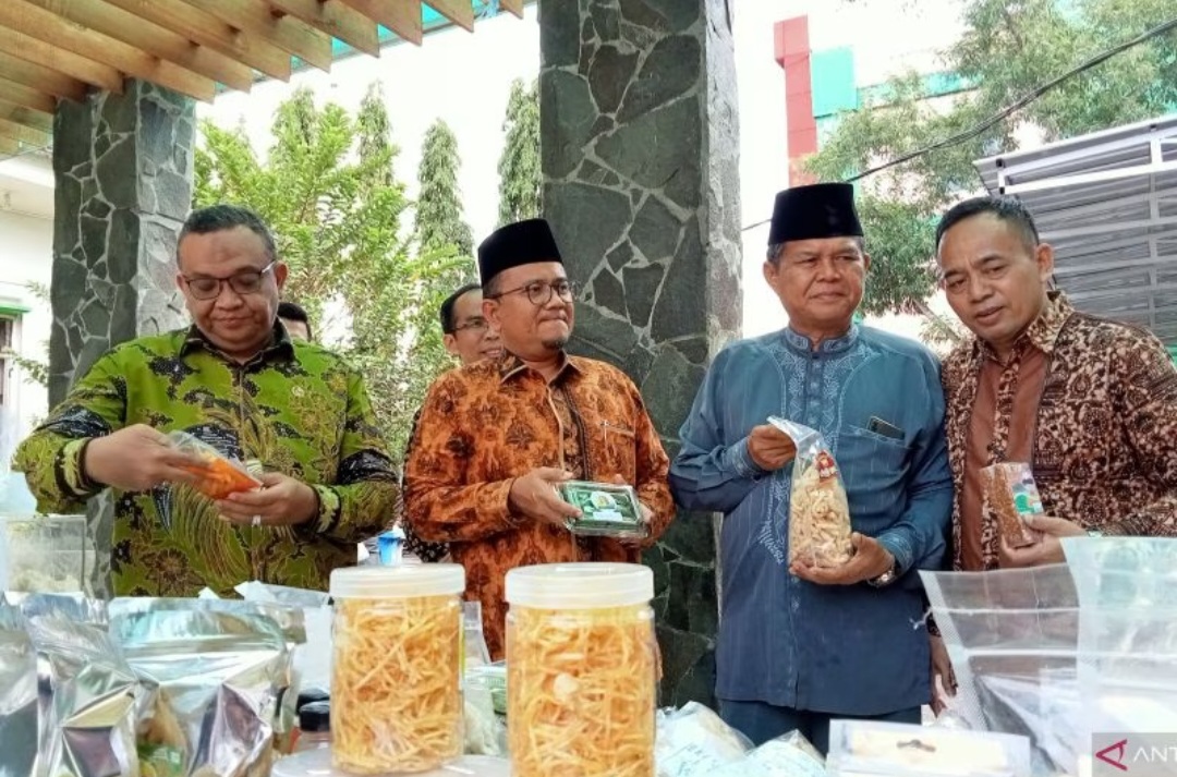 Wamenaker Afriansyah Noor Sosialisai Program Tenaga Kerja Mandiri di Kota Jambi