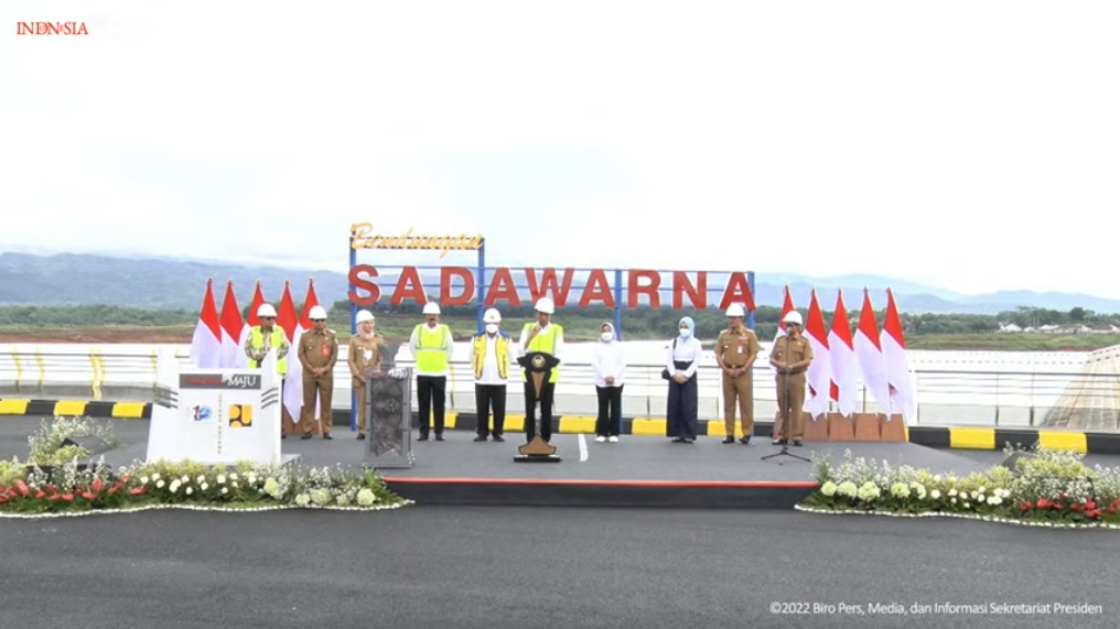 Presiden Jokowi Resmikan Bendungan Sadawarna