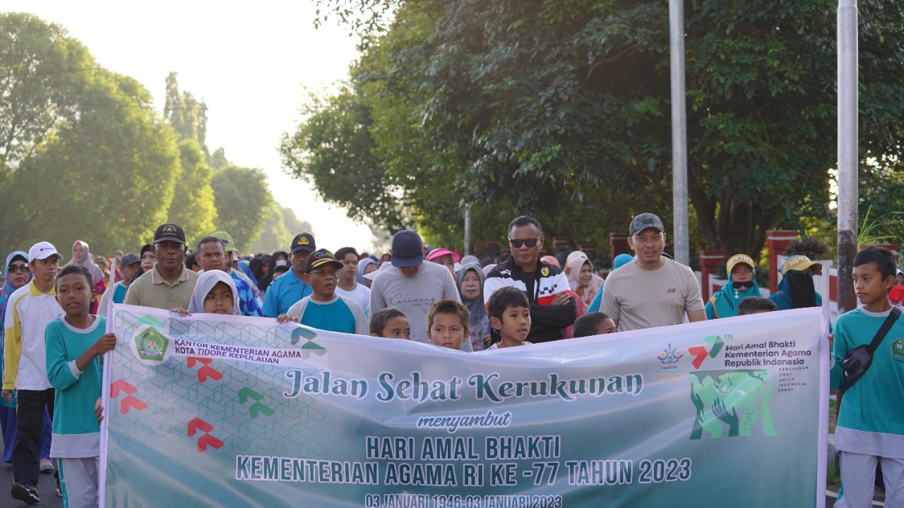 Kementerian Agama Kota Tidore Gelar Jalan Sehat Kerukunan