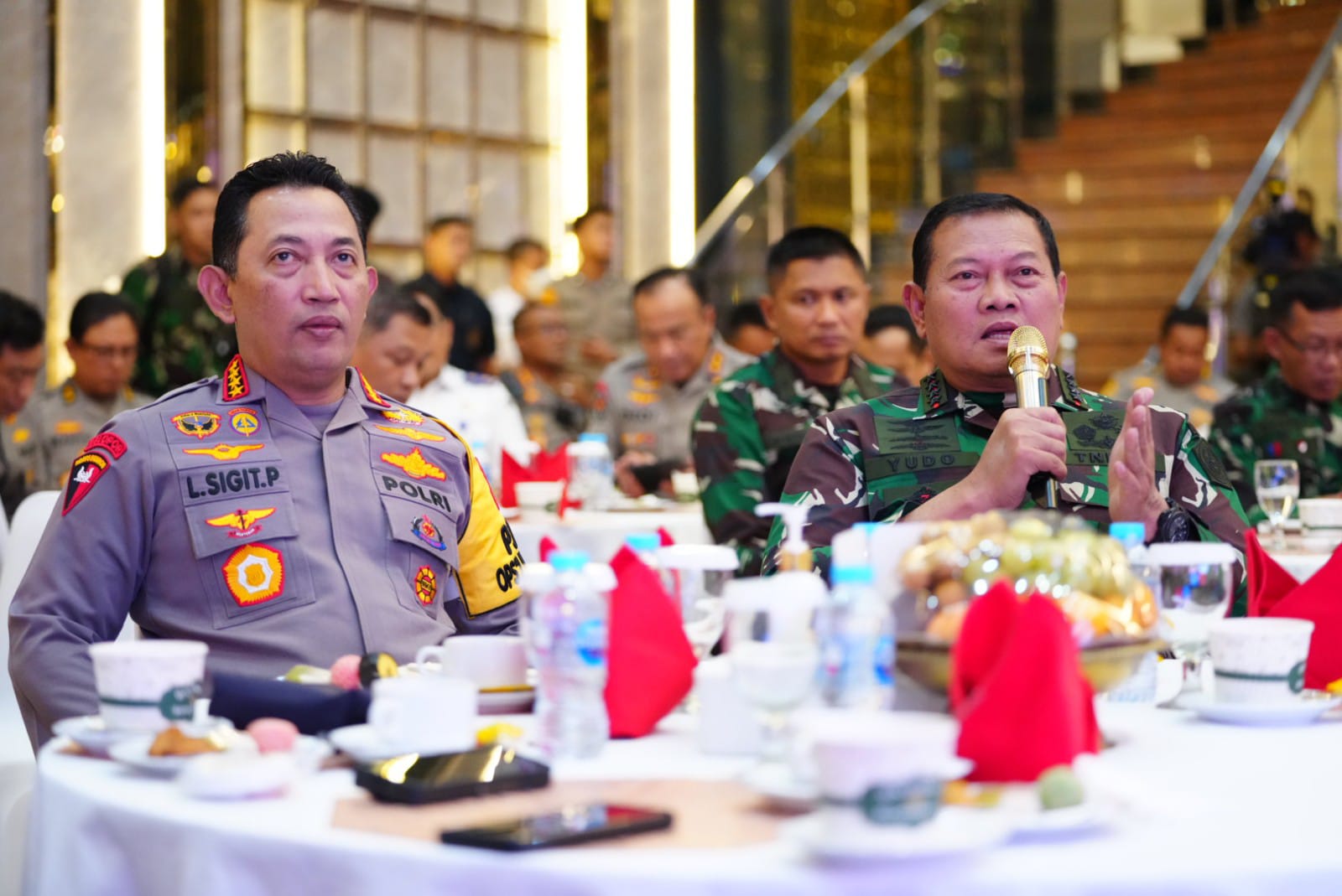 Panglima TNI dan Kapolri Pantau Situasi Kamtibmas Malam Pergantian Tahun 2023