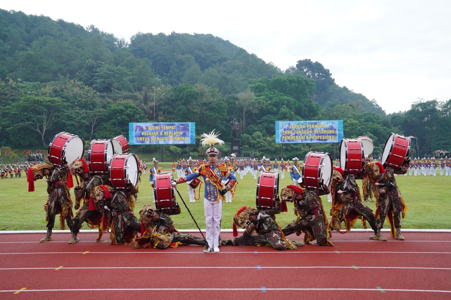 Display GSCL Taruna Akmil Unjuk Keterampilan Seni Dihadapan Panglima TNI