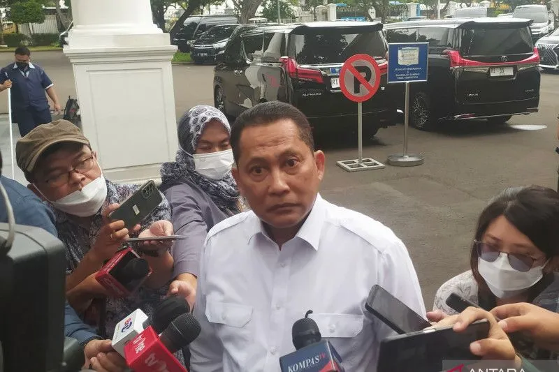 Jokowi Panggil Dirut Bulog Bahas Kenaikan Harga Beras