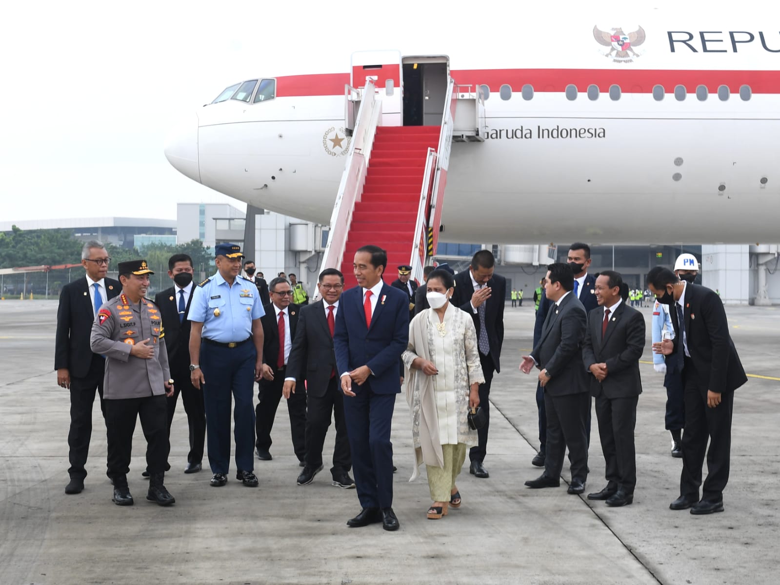 Presiden Jokowi dan Ibu Iriana Tiba di Tanah Air dari Hannover