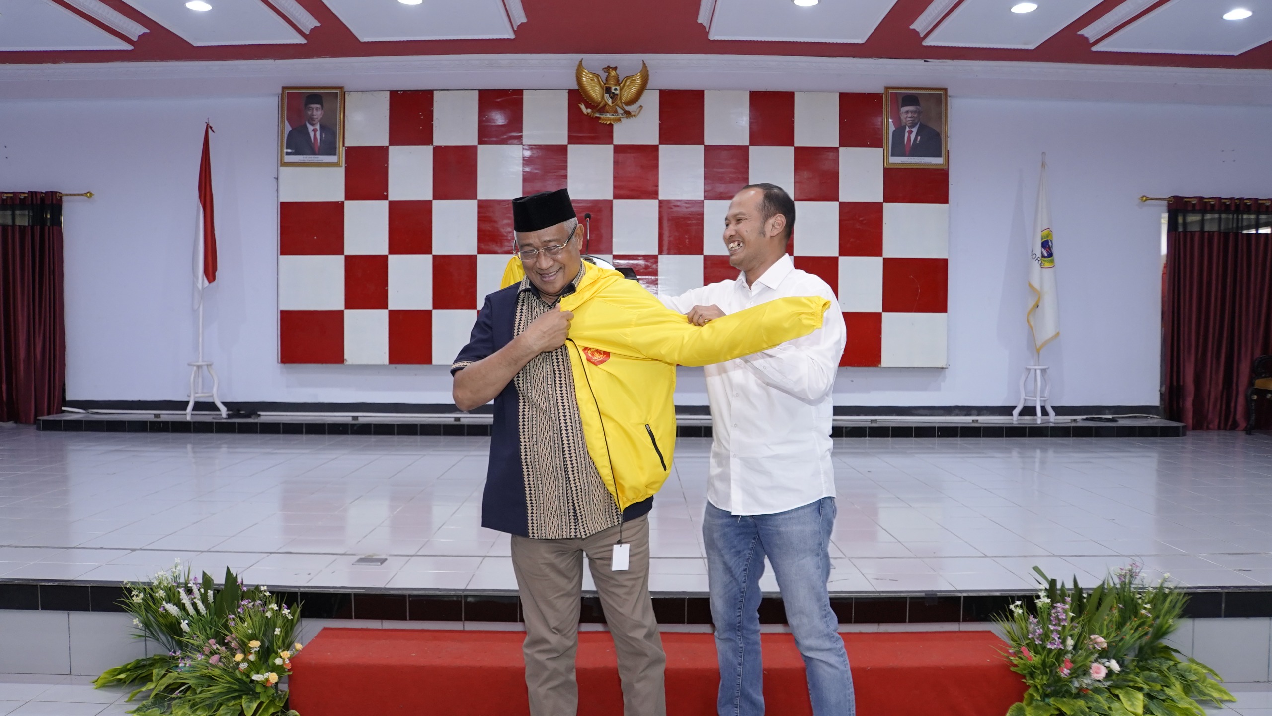 Walikota Tidore Ali Ibrahim mendapat kehormatan sebagai bagian dari Keluarga besar FHUI