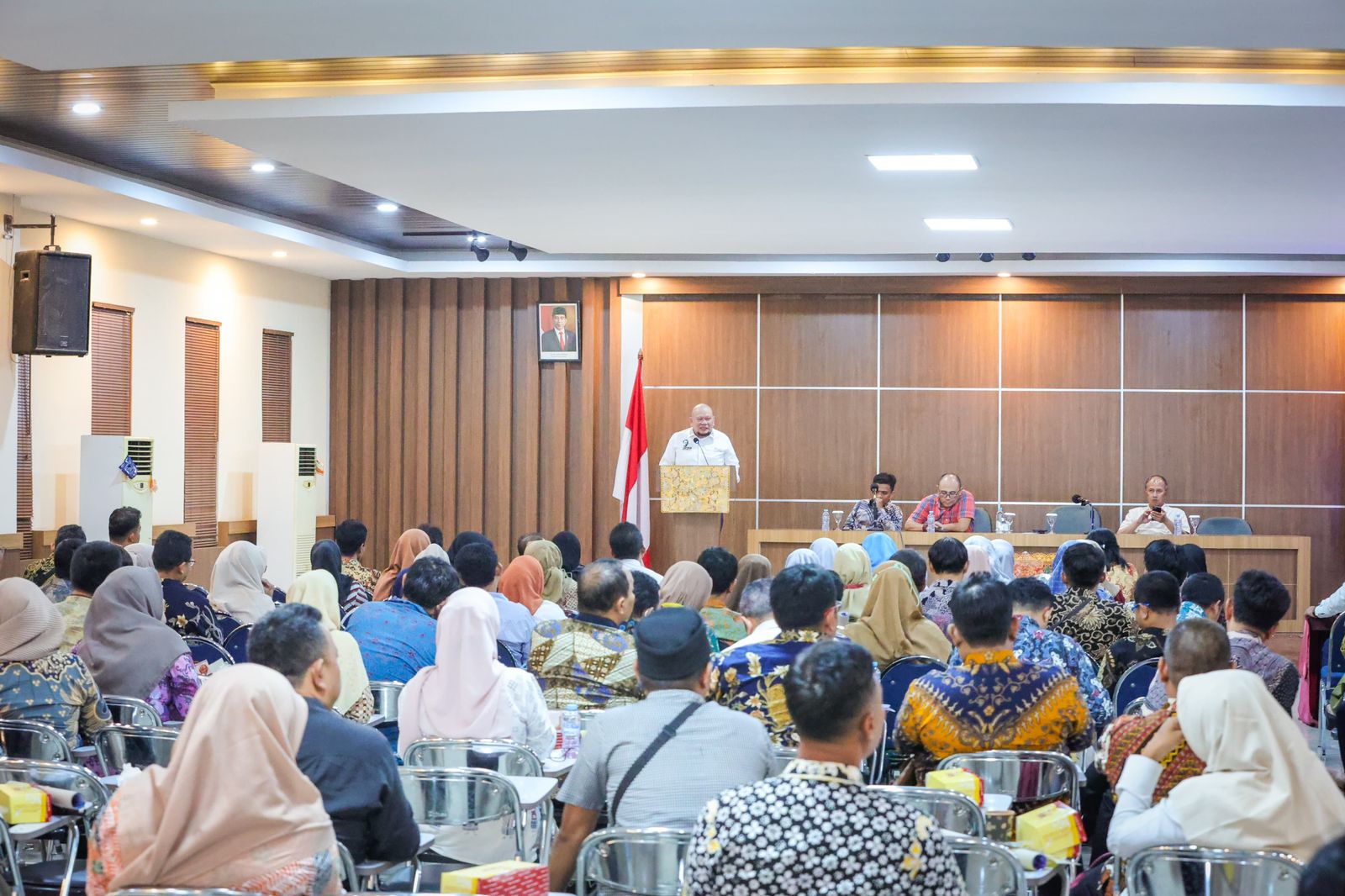 Sukses Perjuangkan PPPK, Guru di Jatim Terbitkan Buku Ulas Kiprah Ketua DPD RI