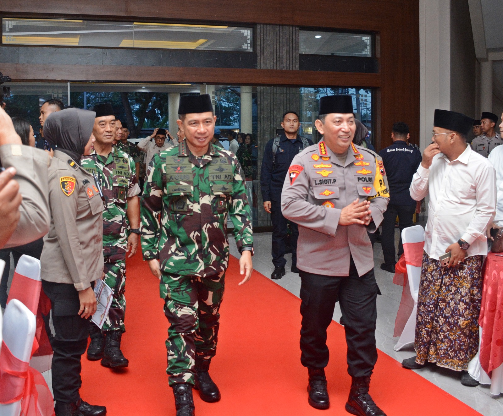 Panglima TNI dan Kapolri Cek Kesiapan Pelayanan Mudik di Jawa Tengah