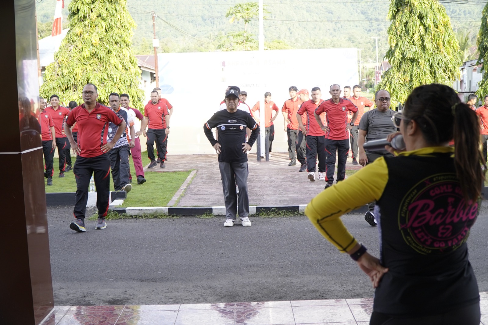 Wali Kota Tidore Hadiri Olahraga Bersama TNI-Polri untuk Peringati HUT Bhayangkara ke-78