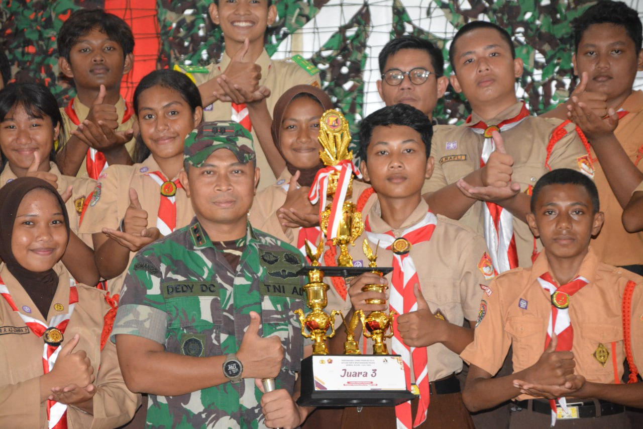 Kodim 1710/Mimika Terima Piala Lomba Saka Bhayangkara 3