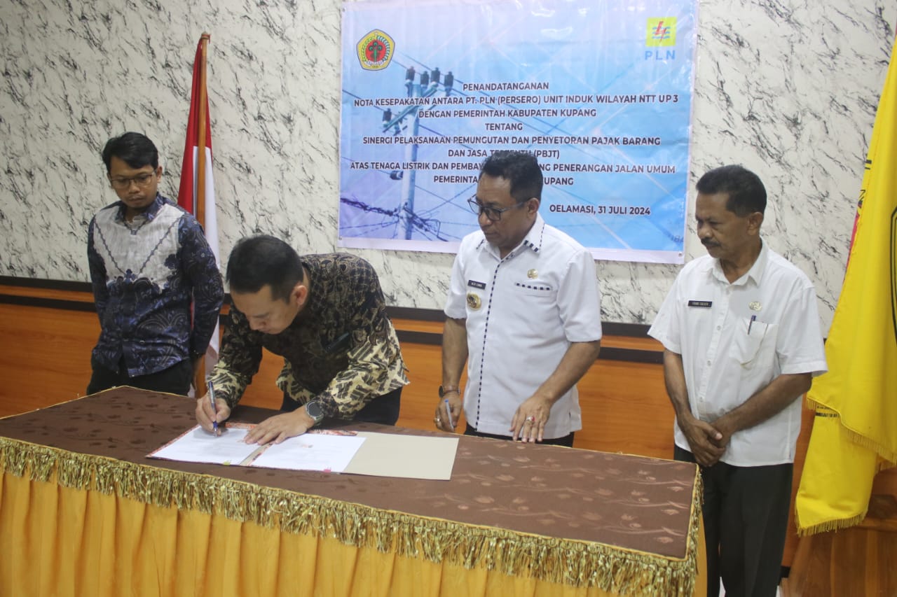 Pemkab Kupang dan PLN Tandatangani MoU untuk Pemungutan Pajak Penerangan Jalan