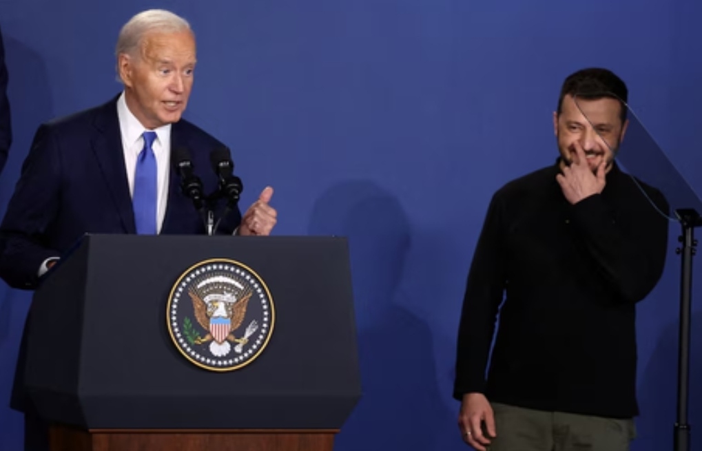 Momen Kocak Saat Biden Panggil Presiden Zelenskiy dengan Sebutan Vladimir Putin di Pertemuan NATO