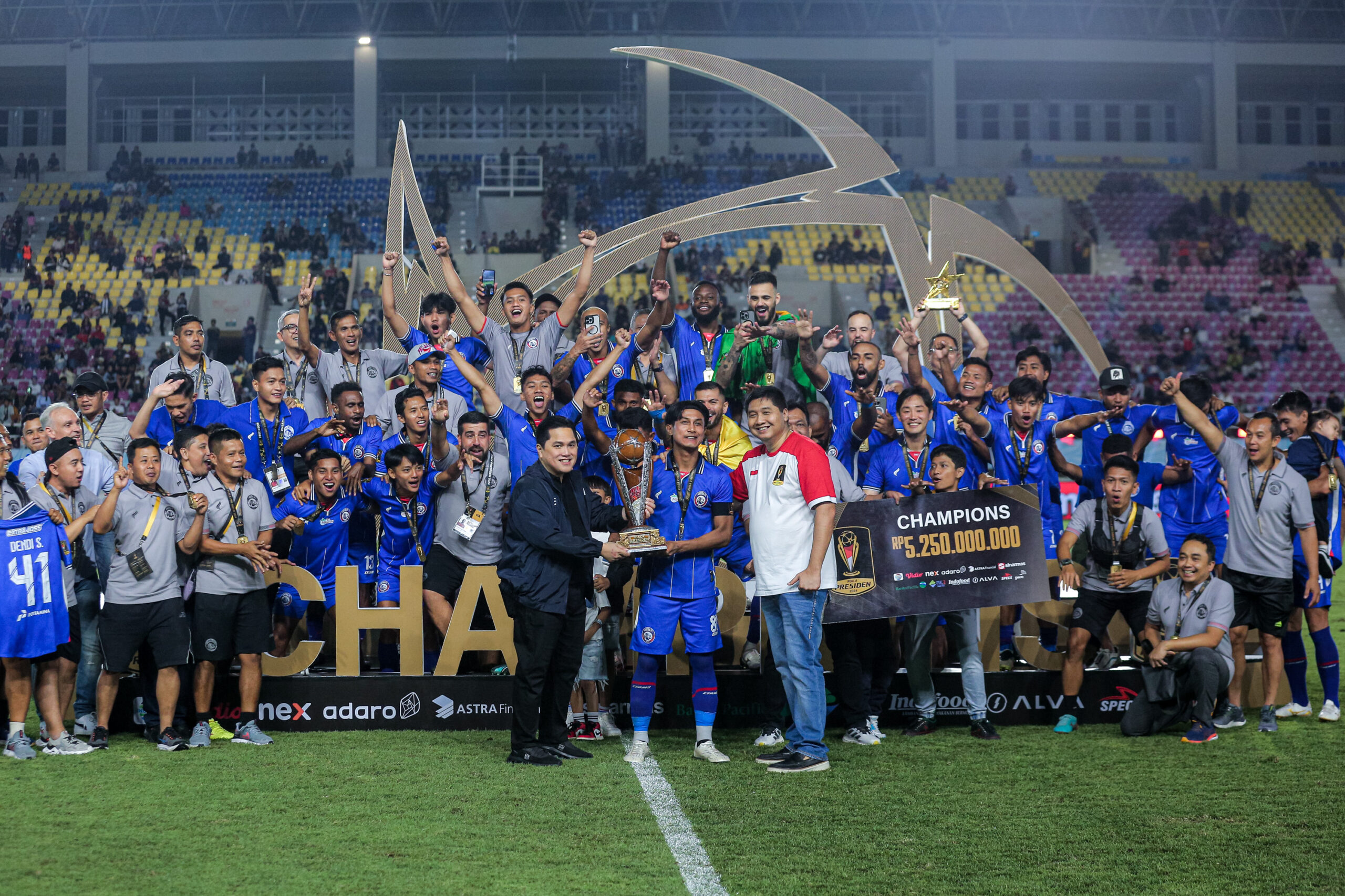 Arema FC Raih Gelar Juara Piala Presiden 2024 Usai Menang Adu Penalti