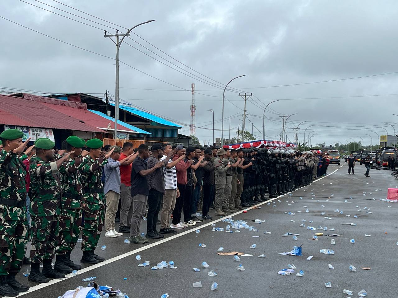 Kodim 1710 dan Polres Mimika Gelar Latihan Sispamkota untuk Antisipasi Pilkada 2024