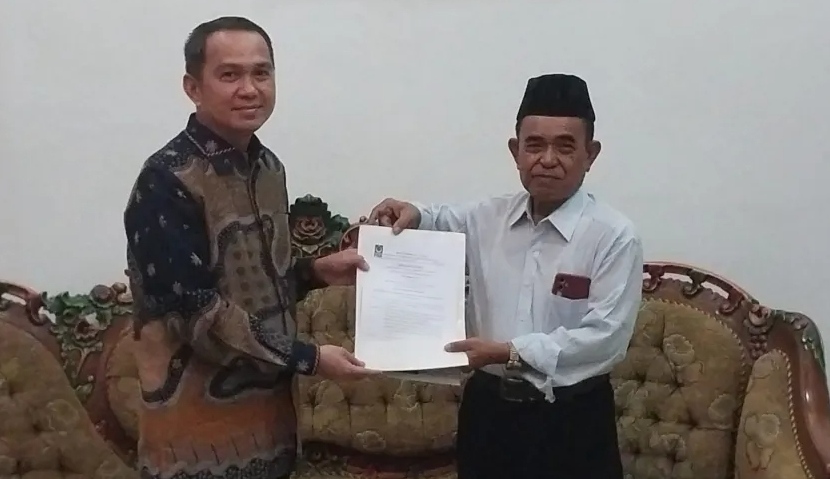 DPC PBB Kolaka Serahkan Dukungan ke Pasangan BERAMAL