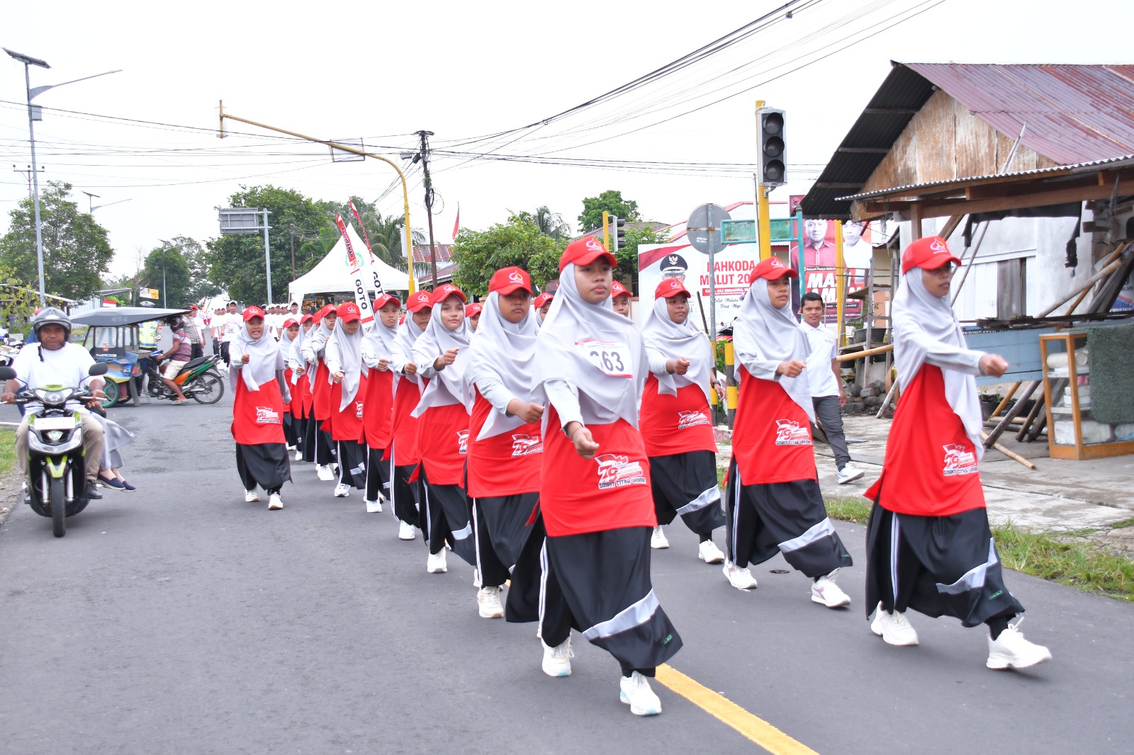 Semarak Gerak Jalan di Kota Tidore Kepulauan Sambut HUT RI ke-79