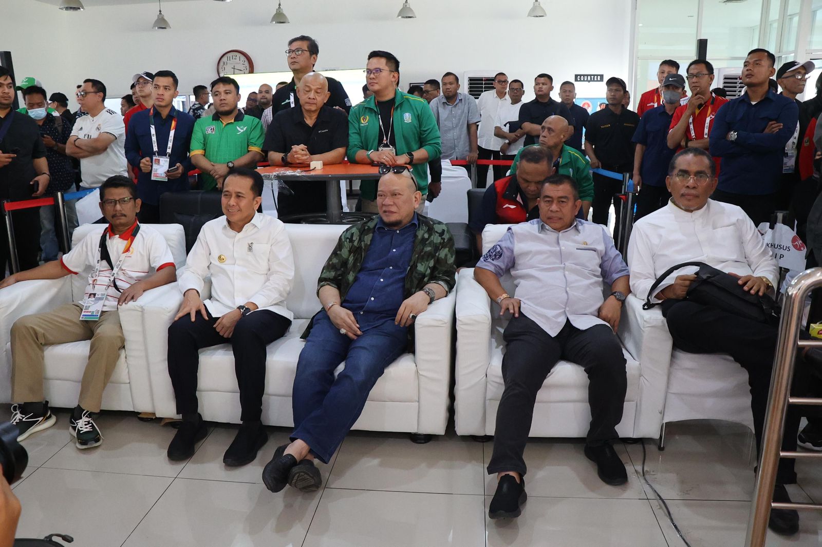 Ketua DPD RI LaNyalla Saksikan Pertandingan Bowling dan Wushu di Venue PON Medan