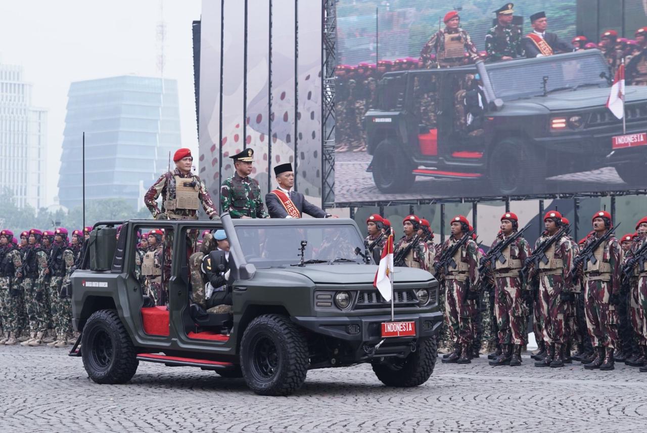 Panglima Agus Tinjau Geladi Bersih Puncak Acara HUT Ke-79 TNI 2024