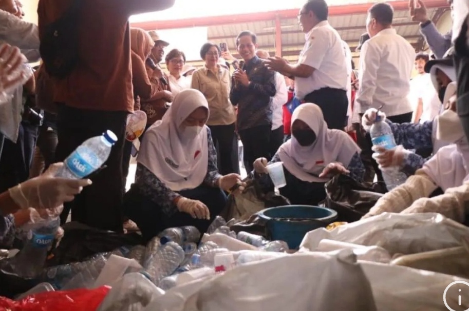 Pemprov DKI Wajibkan Warga Pilah Sampah Agar Bebas Retribusi