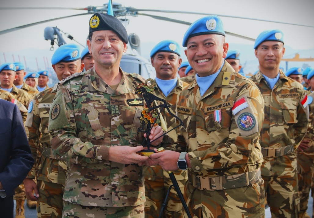 Satgas MTF XXVIII/ UNIFIL Raih Penghargaan LAF Medal di Penghujung Masa Baktinya