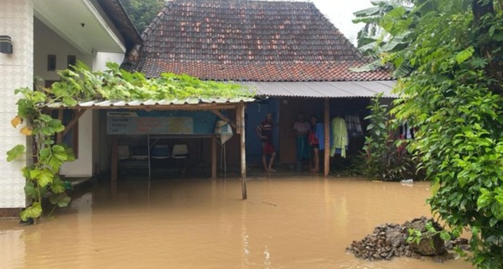 Banjir di Ponorogo Jatim, 2 Orang Tewas Terseret Arus Air