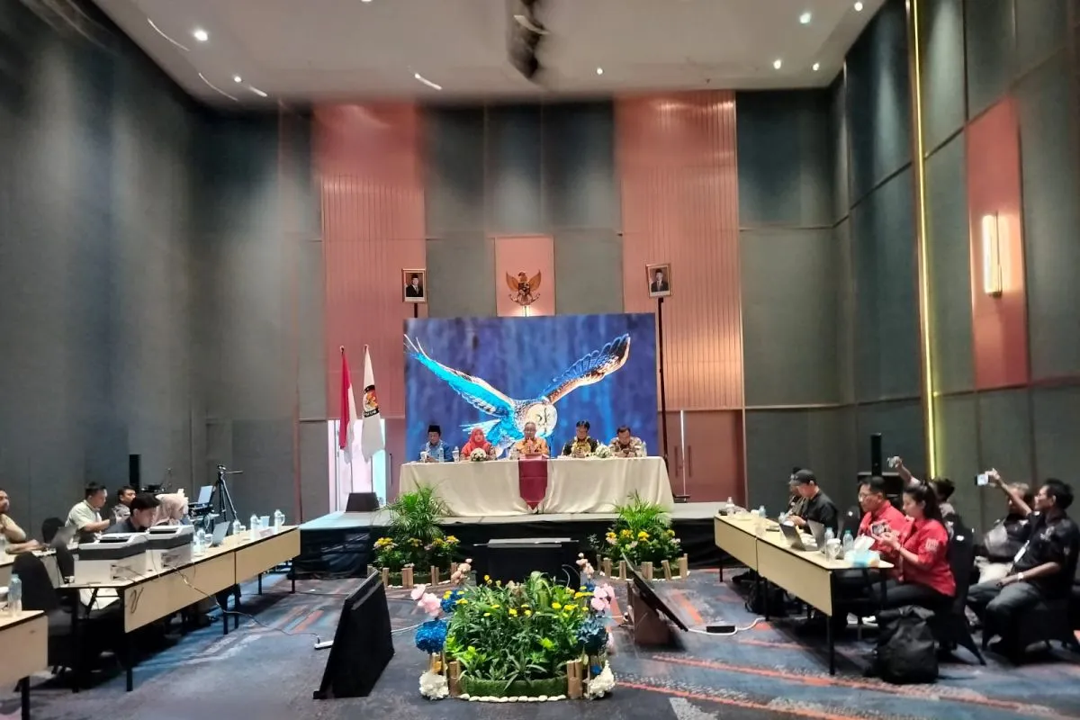 Eri Cahyadi-Armuji Resmi Ditetapkan Sebagai Pemenang Pilkada Surabaya 2024